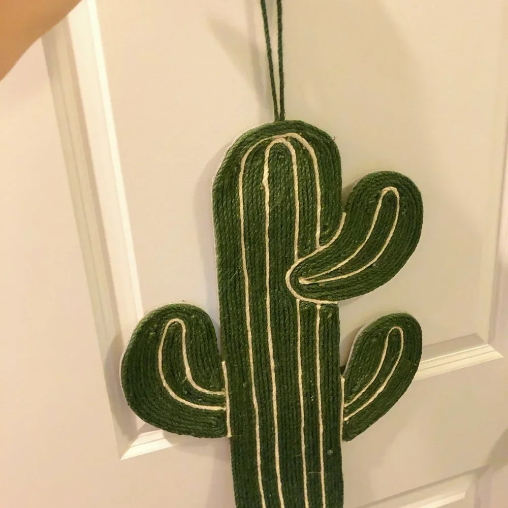 Christmas gift for your cat - cactus cat scratching carpet